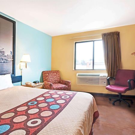 Super 8 By Wyndham Baltimore/Essex Area Dış mekan fotoğraf