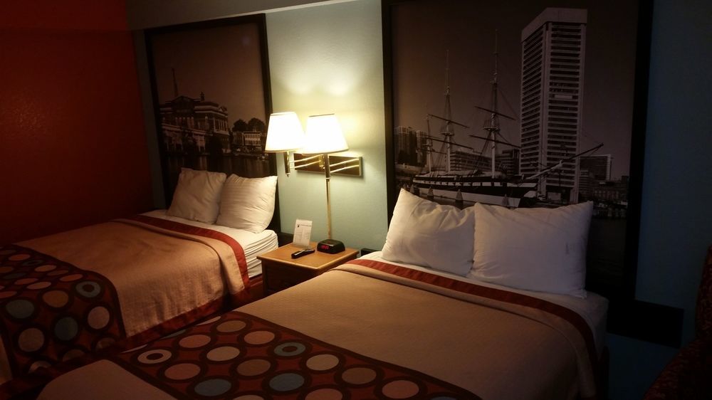 Super 8 By Wyndham Baltimore/Essex Area Dış mekan fotoğraf